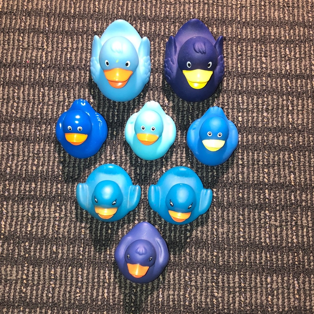 💐 Set of Blue Rubber Ducks - Picture 3 of 9